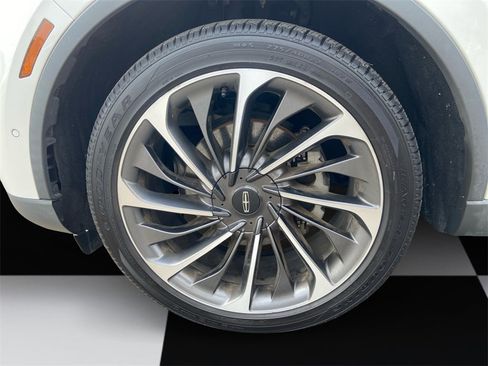 Used 2020 Lincoln Aviator Reserve w/ Equipment Group 201A image 14