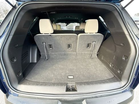 Used 2022 Chevrolet Traverse LS image 29