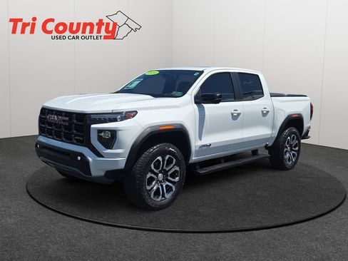 Used 2024 GMC Canyon AT4 w/ Technology Package AWD/4WD image 3