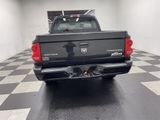 Used 2010 Dodge Dakota Big Horn image 3