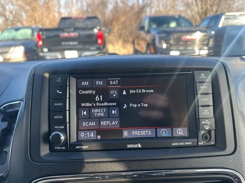 Used 2014 Dodge Grand Caravan SXT w/ UConnect Hands-Free Group image 21