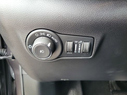 Used 2022 Jeep Compass Latitude w/ Sun and Sound Group image 26