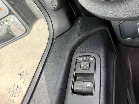 Used 2022 Mercedes-Benz Sprinter 2500 image 24