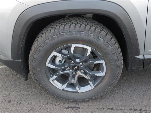 New 2026 Chevrolet Equinox ACTIV w/ LPO, Floor Liner Package image 11