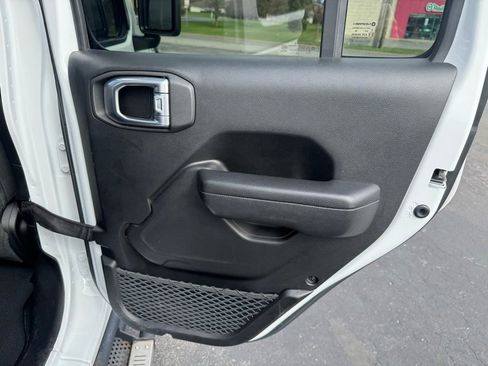 Used 2022 Jeep Wrangler Unlimited Sport image 23