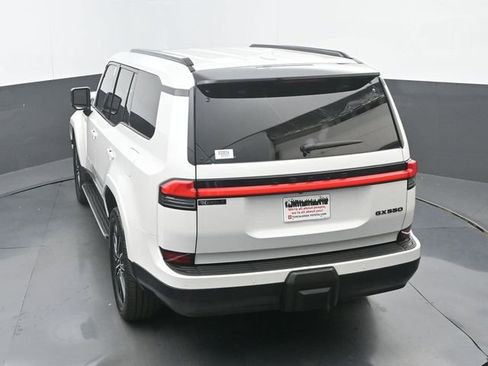 Used 2024 Lexus GX 550 w/ Accessory Package (31) image 32