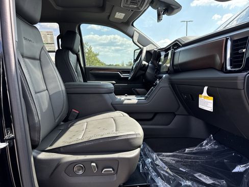 New 2025 GMC Sierra 2500 Denali w/ Denali Reserve Package image 31