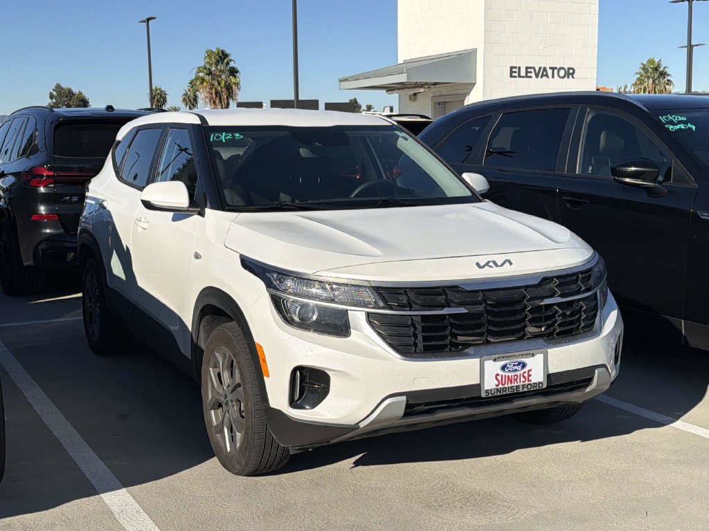 Used 2025 Kia Seltos LX AWD/4WD image 18