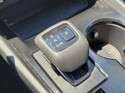 Used 2024 Nissan Rogue SV FWD image 29
