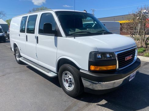 Used 2024 GMC Savana 2500 w/ Driver Convenience Package RWD image 3