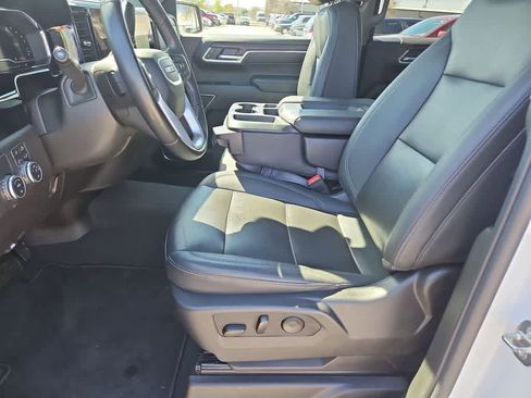 Used 2024 GMC Sierra 1500 SLT image 17