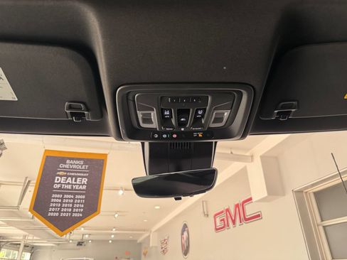Used 2025 GMC Sierra 2500 AT4 w/ AT4 Premium Plus Package AWD/4WD image 28
