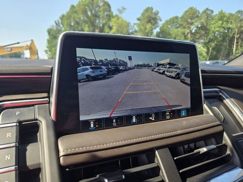 Used 2021 Chevrolet Tahoe Z71 w/ Z71 Signature Package AWD/4WD image 18