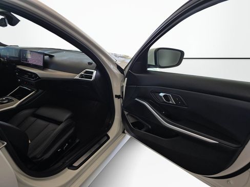 Used 2025 BMW 330i Sedan RWD image 40
