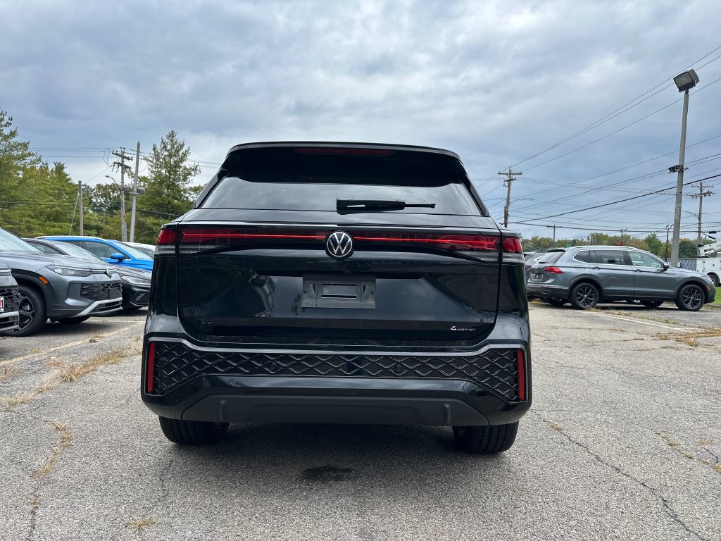 New 2026 Volkswagen Tiguan SE R-Line AWD/4WD image 3
