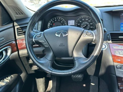 Used 2017 INFINITI Q70 L 3.7 AWD/4WD image 11