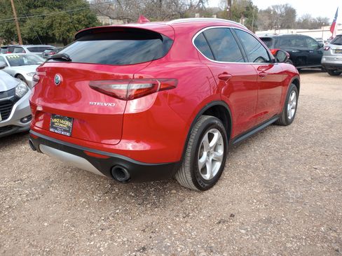 Used 2018 Alfa Romeo Stelvio AWD image 7