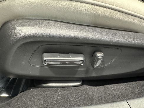 Certified 2024 Honda HR-V EX-L image 17