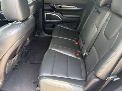 Used 2020 Kia Telluride LX FWD image 24