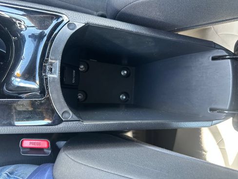 Used 2019 Toyota C-HR XLE FWD image 26