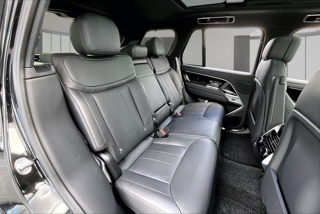 Used 2025 Land Rover Range Rover SE AWD/4WD image 23