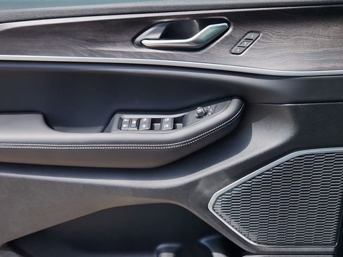 New 2026 Jeep Grand Cherokee Limited RWD image 16