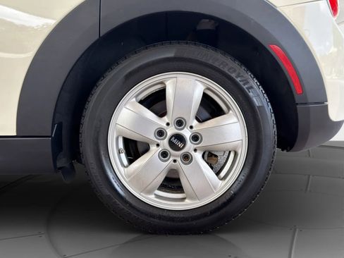 Used 2017 MINI Cooper 4-Door Hardtop w/ Premium Package FWD image 25