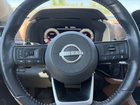 Used 2022 Nissan Pathfinder Platinum w/ Cargo Package AWD/4WD image 23
