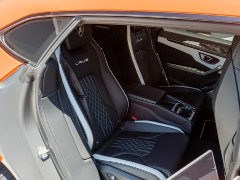 Used 2023 Lamborghini Urus S AWD/4WD image 13