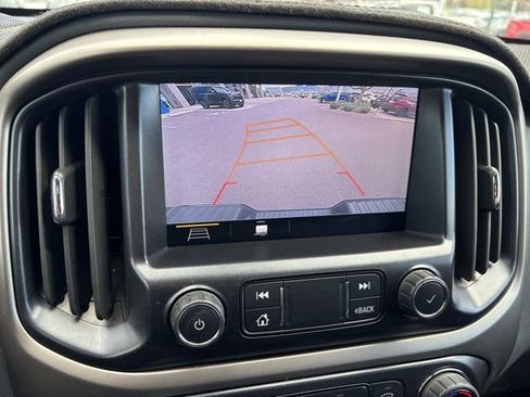 Used 2022 Chevrolet Colorado Z71 AWD/4WD image 23