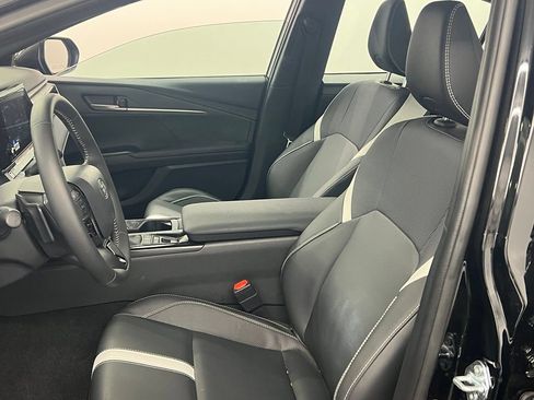 Used 2026 Toyota Camry SE FWD image 10