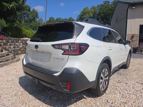 Used 2021 Subaru Outback Premium AWD/4WD image 6