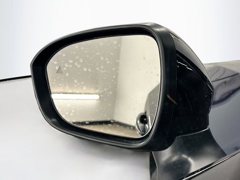 Used 2024 Nissan Ariya AWD image 16