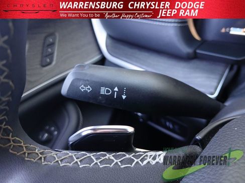 Used 2024 Jeep Grand Cherokee Limited w/ Luxury Tech Group II AWD/4WD image 16