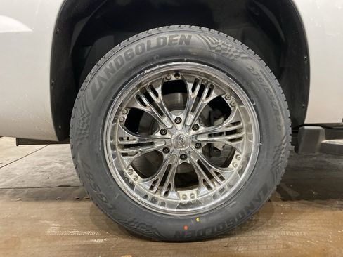 Used 2010 Chevrolet Avalanche LTZ image 13