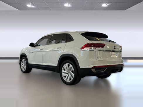 Used 2023 Volkswagen Atlas Cross Sport SE FWD image 3