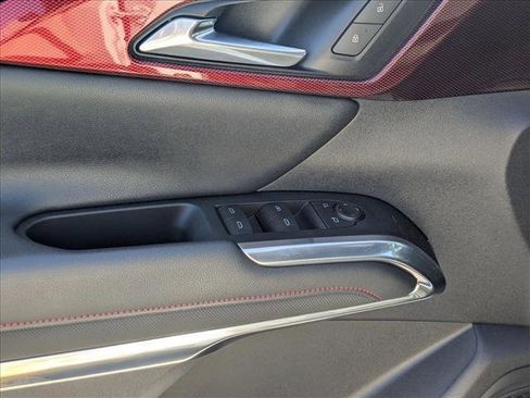 Used 2024 Chevrolet Traverse Z71 image 6