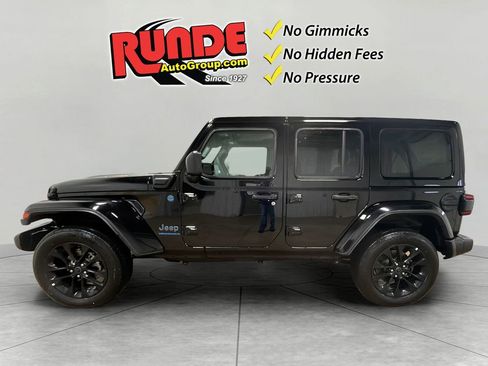 Used 2025 Jeep Wrangler Unlimited Sahara w/ Safety Group image 3