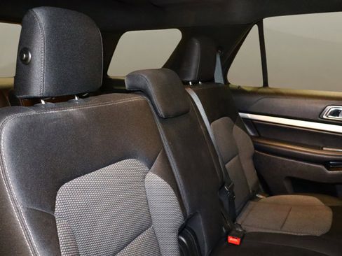 Used 2019 Ford Explorer XLT image 20