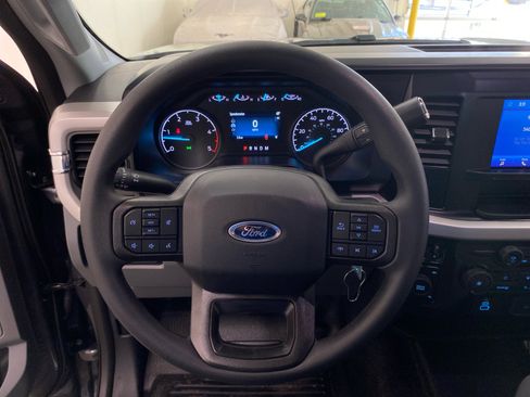 New 2026 Ford F250 XL w/ XL Chrome Package image 25