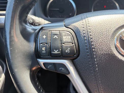 Used 2019 Toyota Highlander Plus AWD/4WD image 20