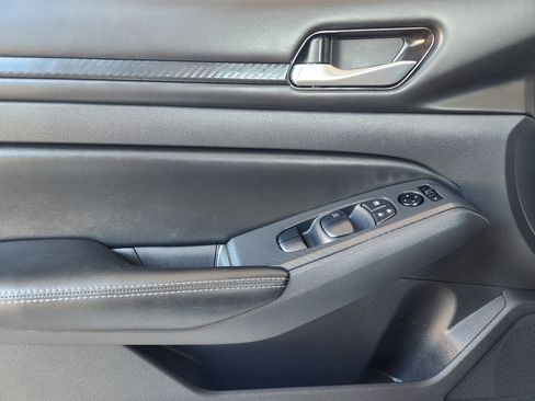 Used 2024 Nissan Altima 2.5 SV image 24