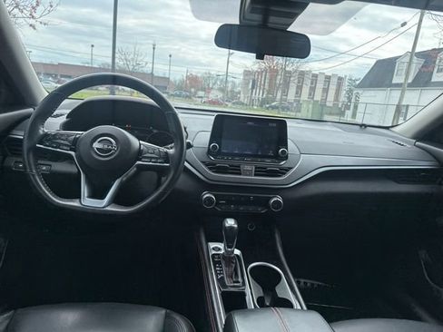 Used 2023 Nissan Altima 2.5 SR image 3