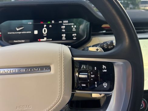 Used 2023 Land Rover Range Rover SE image 70