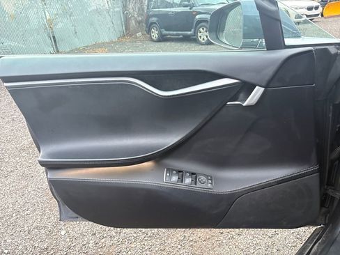 Used 2020 Tesla Model S Long Range Plus image 22