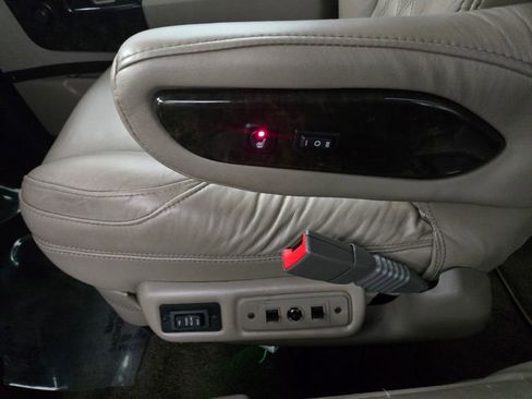 Used 2023 GMC Savana 2500 image 21