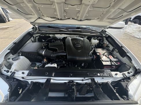 Used 2019 Toyota Tacoma SR image 26