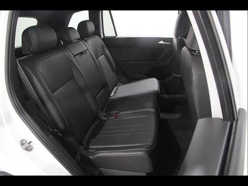 Certified 2023 Volkswagen Tiguan SE R-Line AWD/4WD image 20