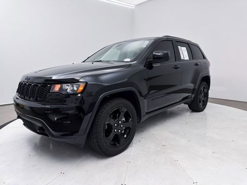 Used 2019 Jeep Grand Cherokee Laredo image 18