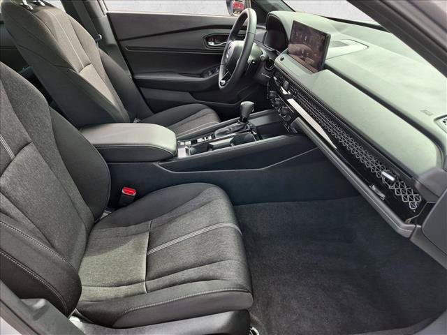 Used 2025 Honda Accord Sport image 27